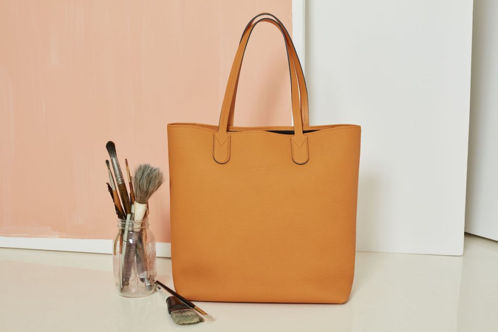 01 Geschäftliches Pendeln: Longchamp Essential Series Aktentasche