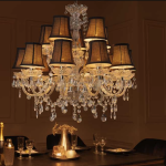 Die Eleganz eines Kristall-Lüsters im Wohnzimmer