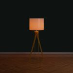 Iris Floor Totem Stehlampe: Elegante Beleuchtung für Ihr Zuhause