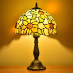 Moderne irische Tischlampe: stilvolle Beleuchtungsoption