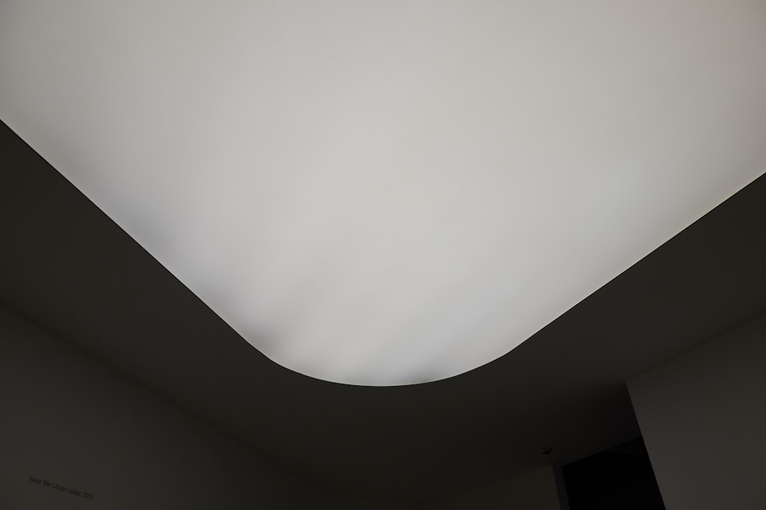 Photo asymmetrical wall light
